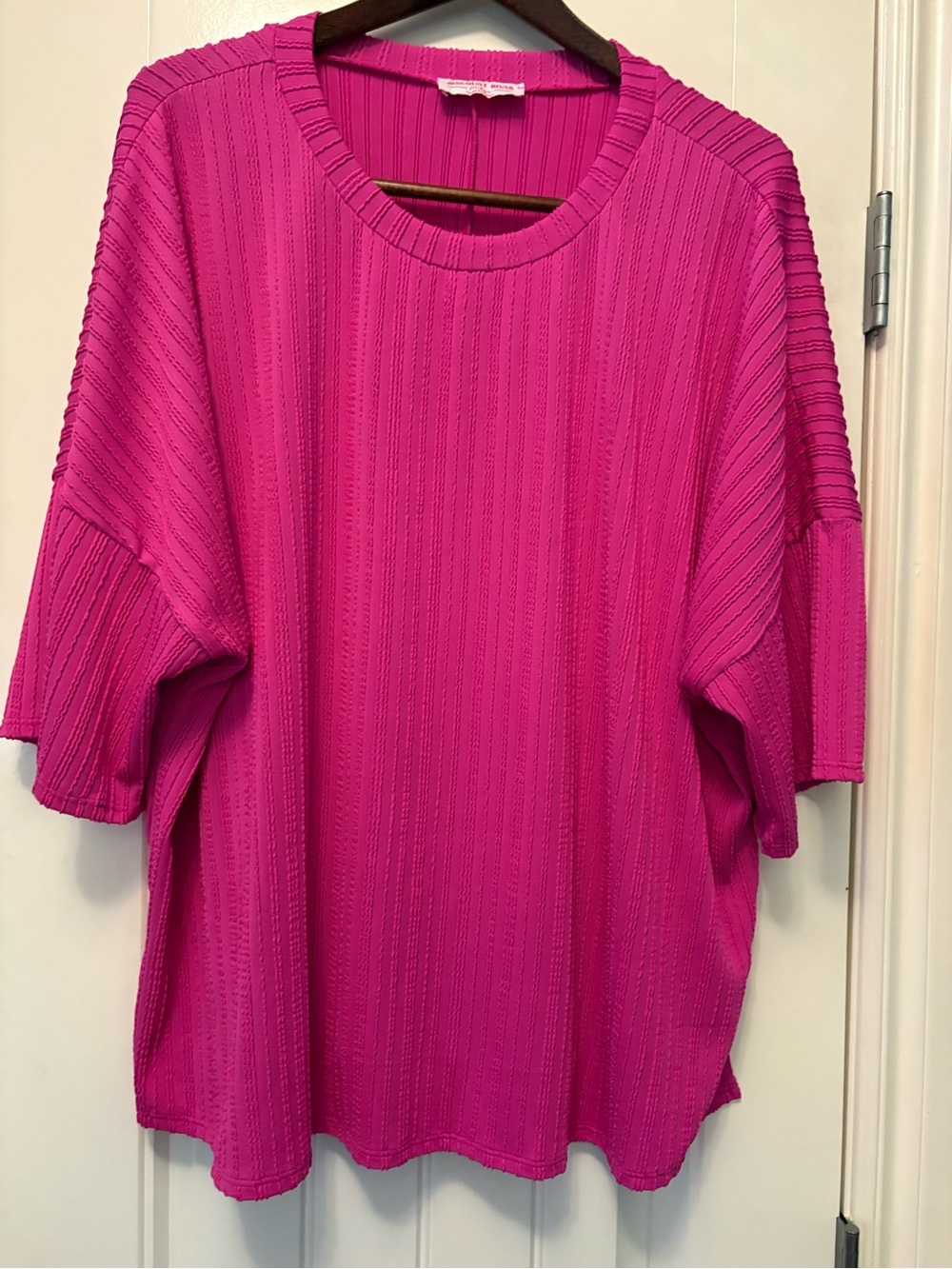 Women's Ribbed Crewneck Short-Sleeve Top in Bright Pink